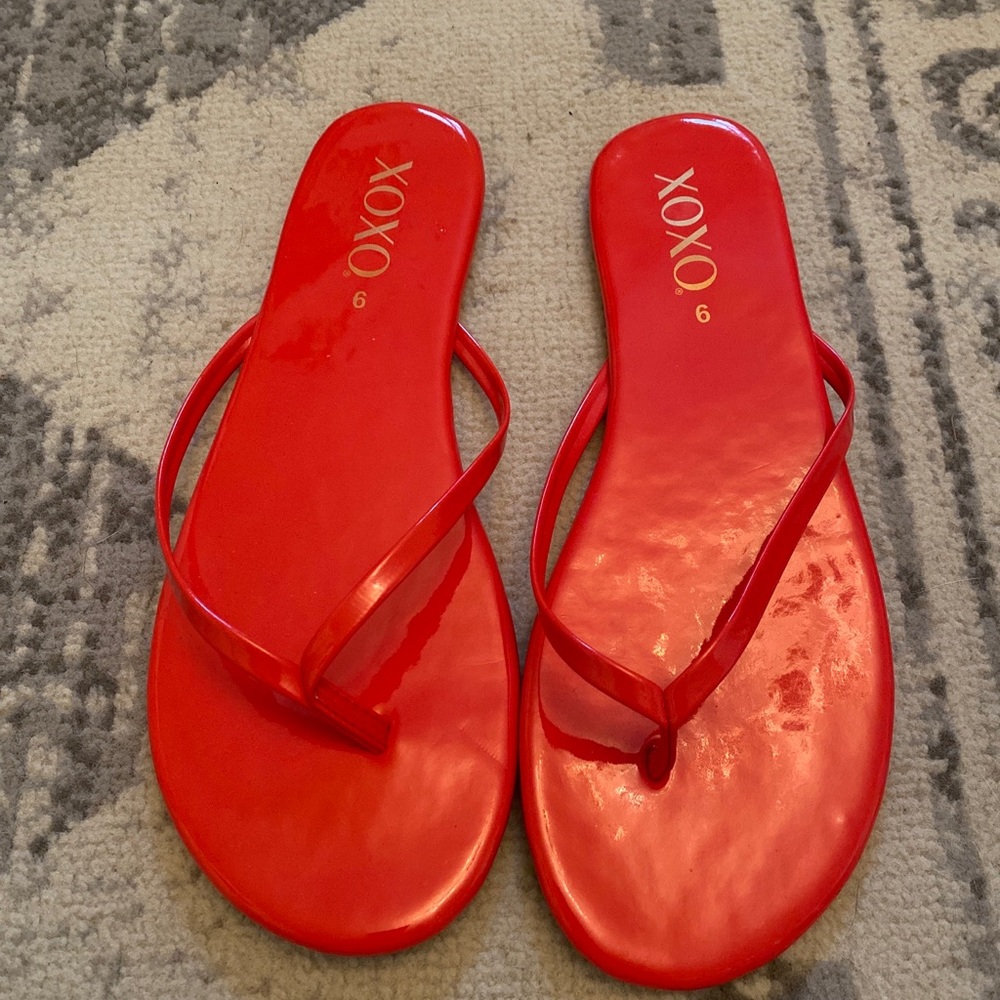 XOXO flip flops NWOB